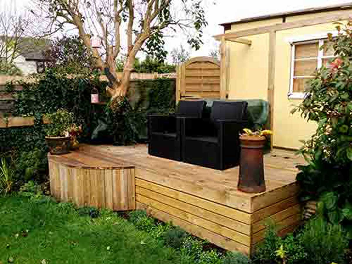 Garden-Decking-in-Leafield